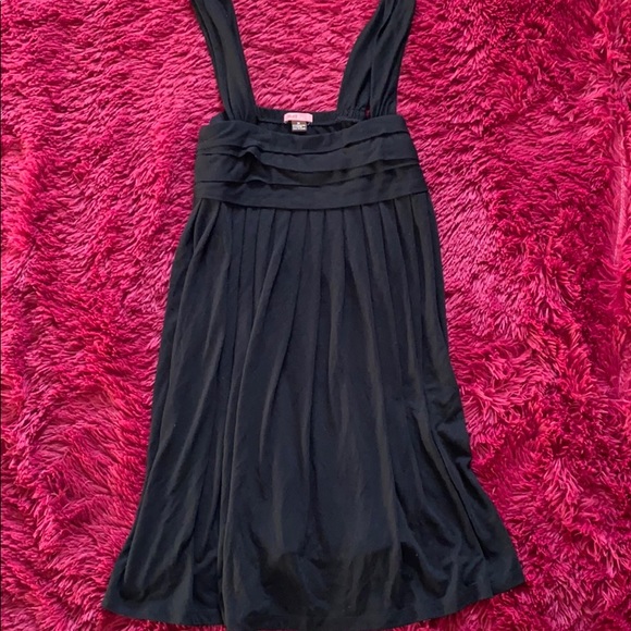 Max Rave Dresses & Skirts - Black midi flowy dress